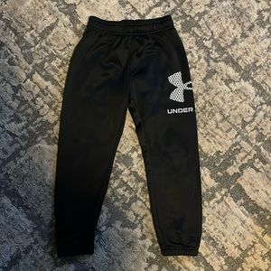 Underarmour boys joggers sz 5